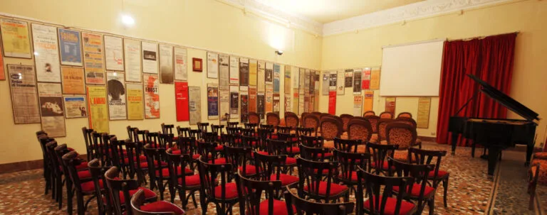Una wikipedia del teatro: le locandine della collezione Speranza